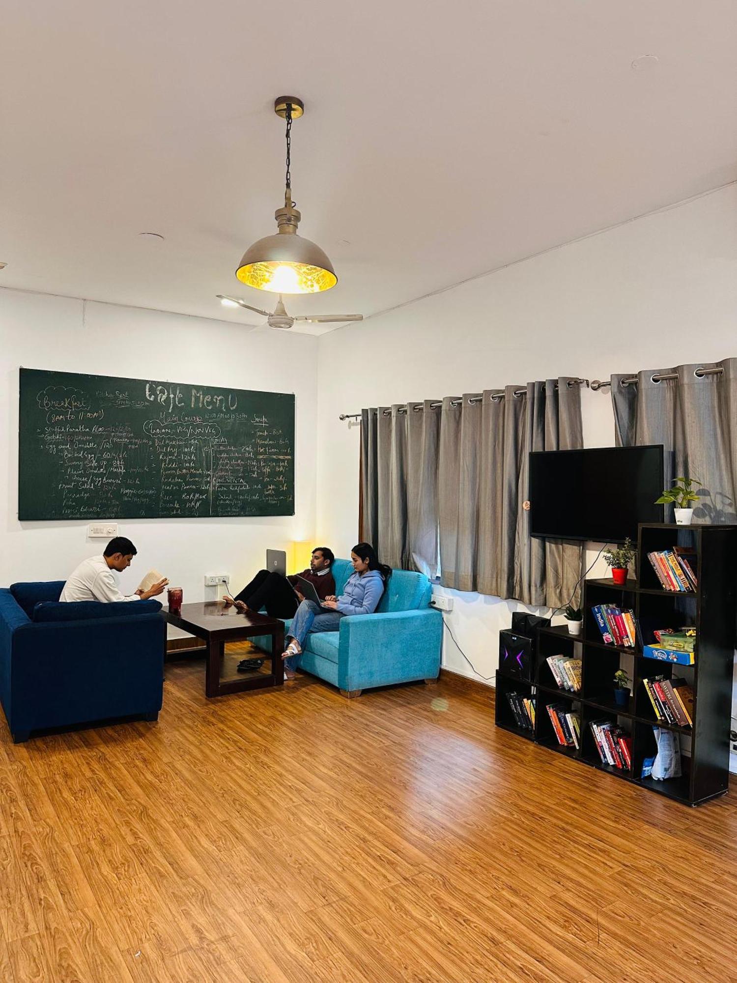 نيودلهي A Sleepy Fox Hostel المظهر الخارجي الصورة
