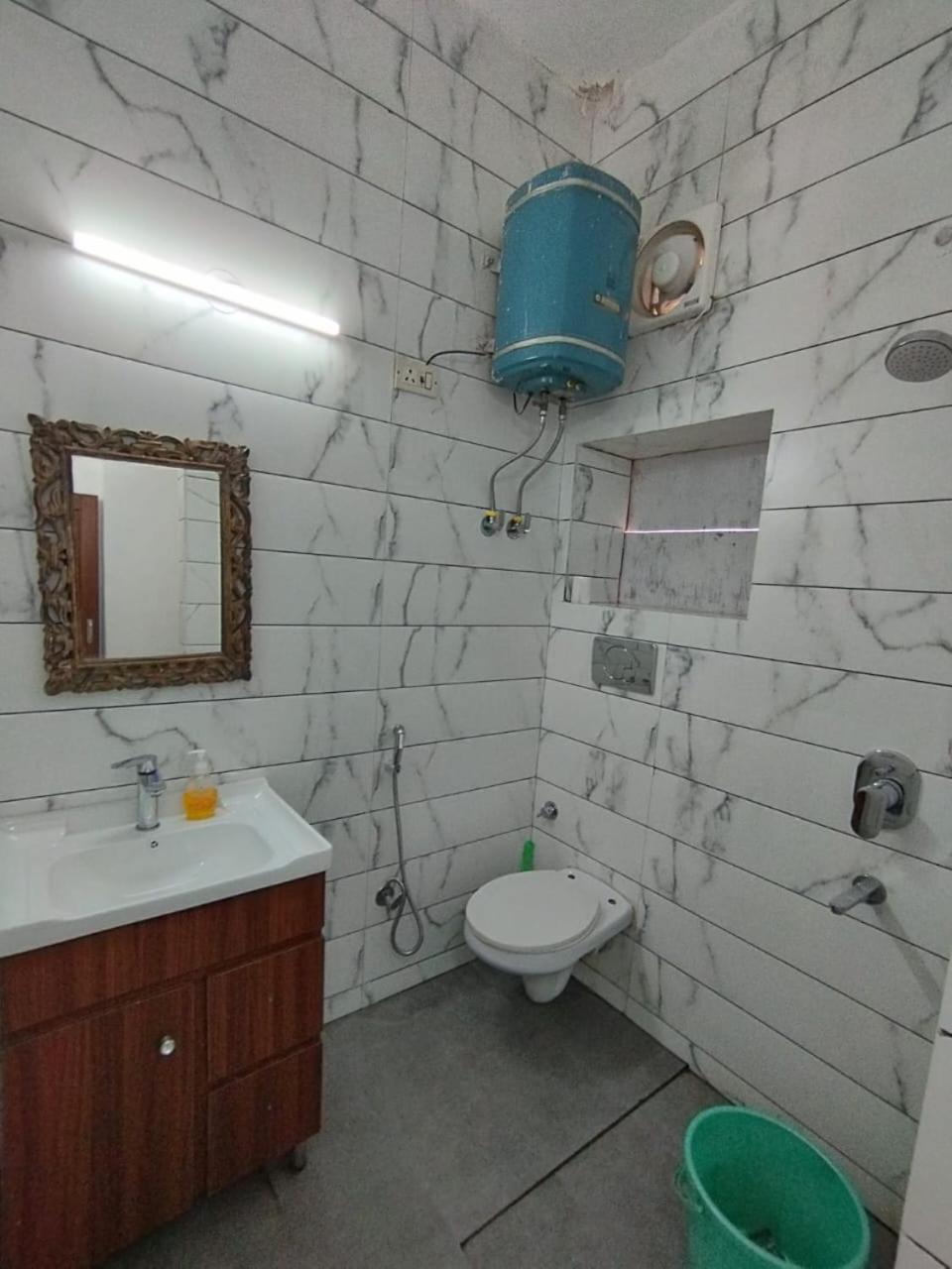 نيودلهي A Sleepy Fox Hostel المظهر الخارجي الصورة